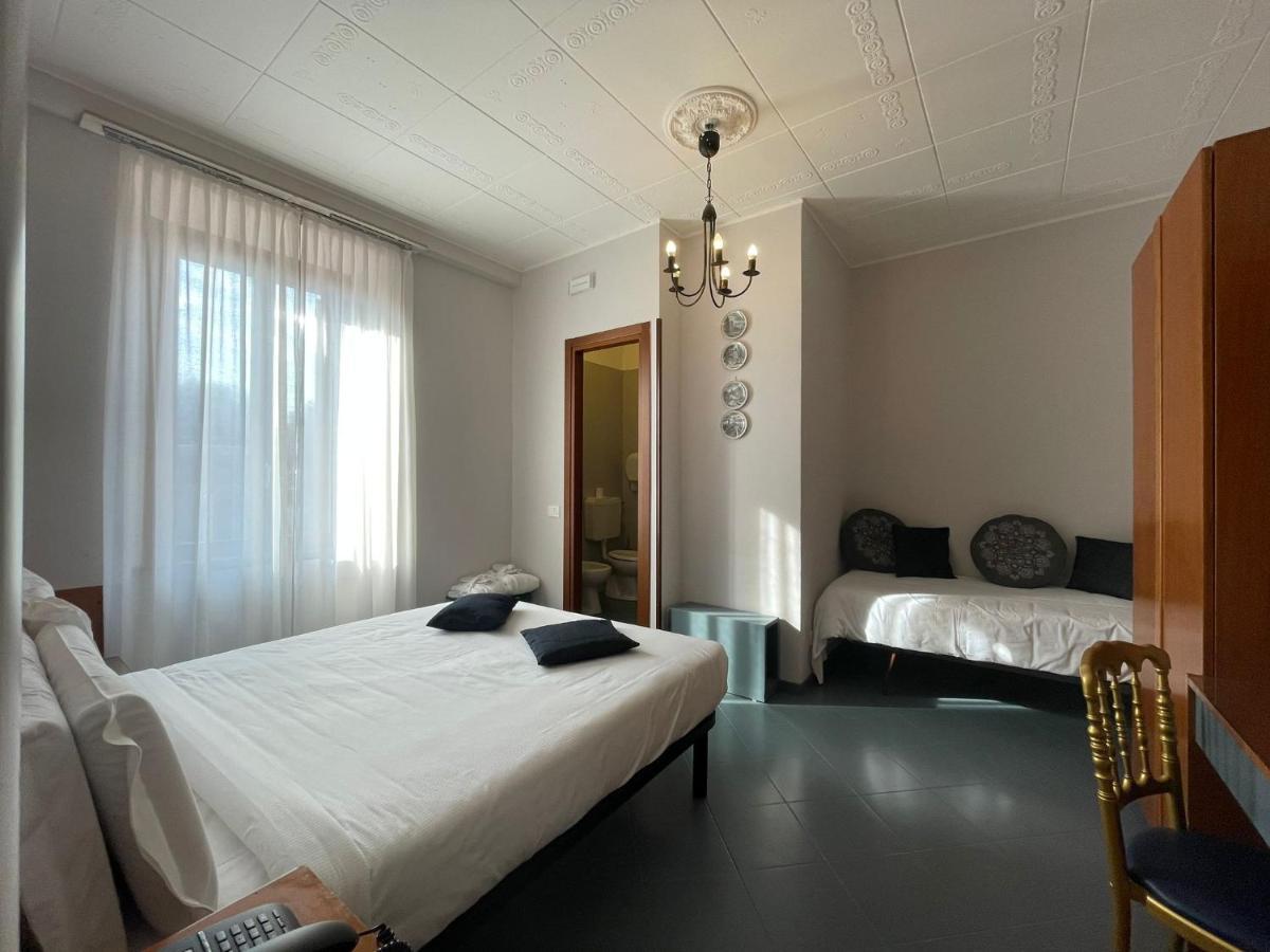 Hotel La Bussola Cittiglio Eksteriør bilde