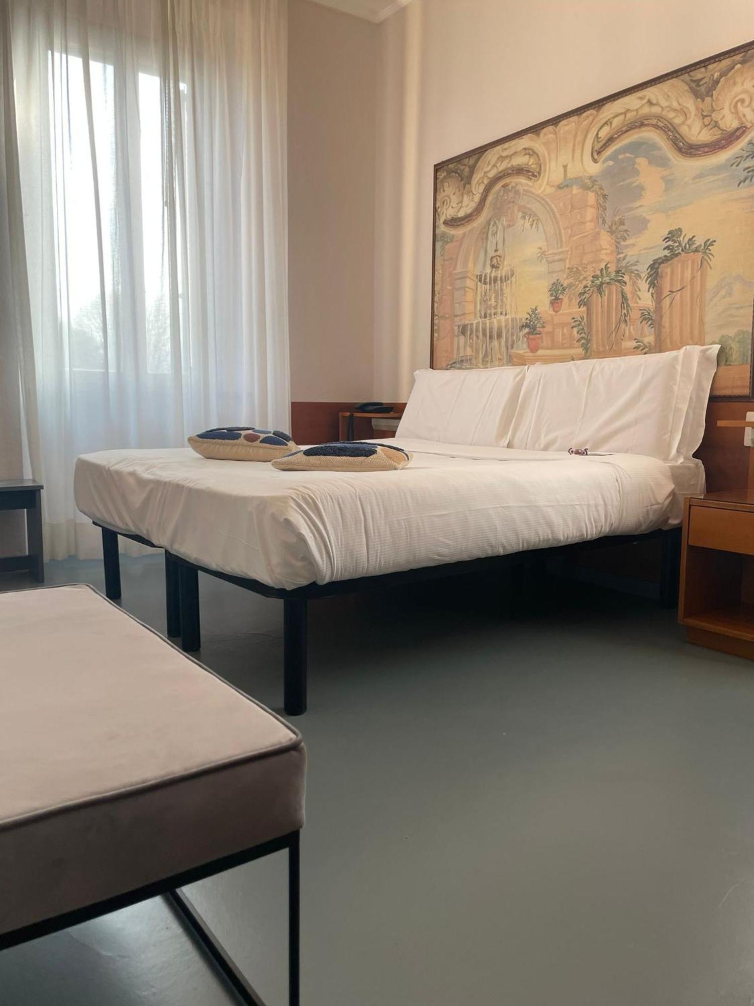 Hotel La Bussola Cittiglio Eksteriør bilde